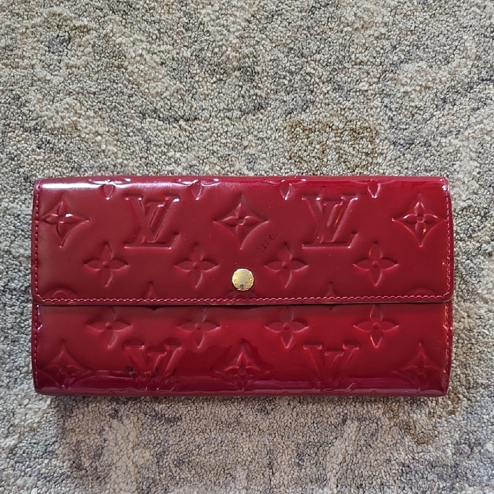 LV Louis Vuitton Vernis Red Sarah Wallet Authentic